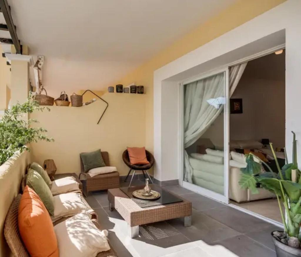 Bedroom, With A Share Bathroom In A Bed And Breakfast Place Málaga Extérieur photo